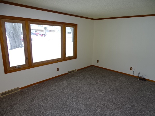 1834 West Middlebury Road Freeport, IL 61032 - Photo 2 of 21 Gallery Image 2