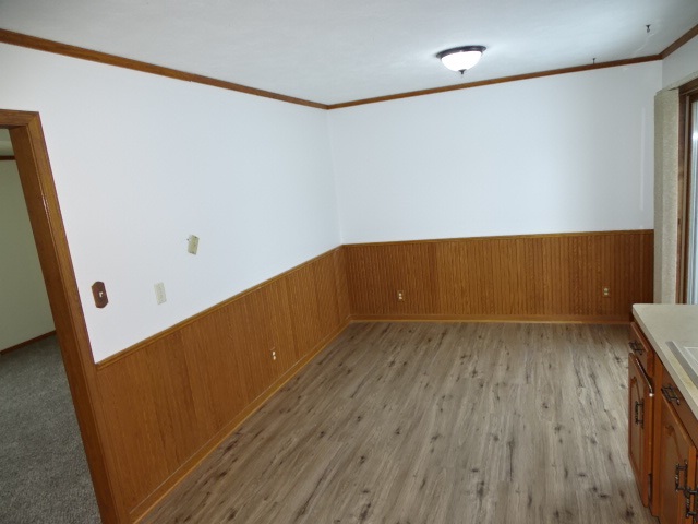 1834 West Middlebury Road Freeport, IL 61032 - Photo 5 of 21 Gallery Image 5