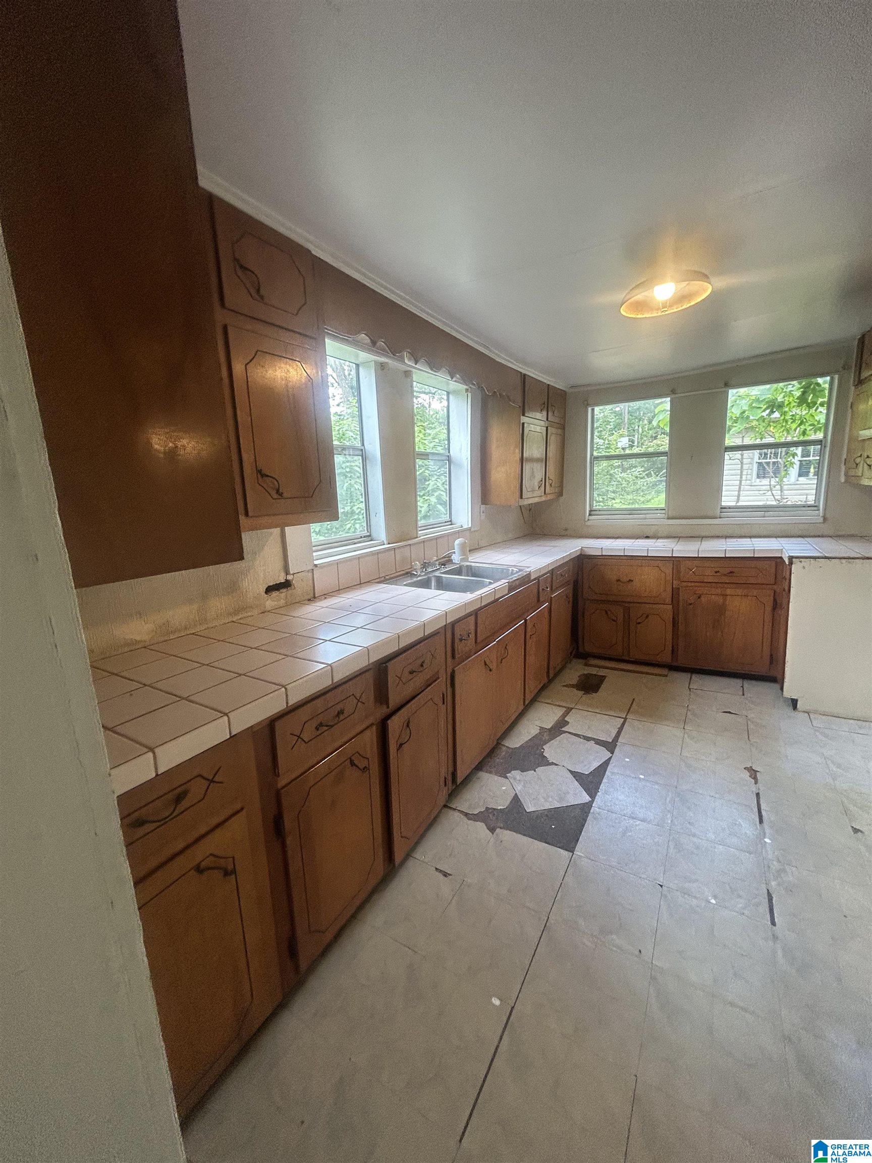 578 Empire Road Sumiton, AL 35148 - Photo 3 of 49