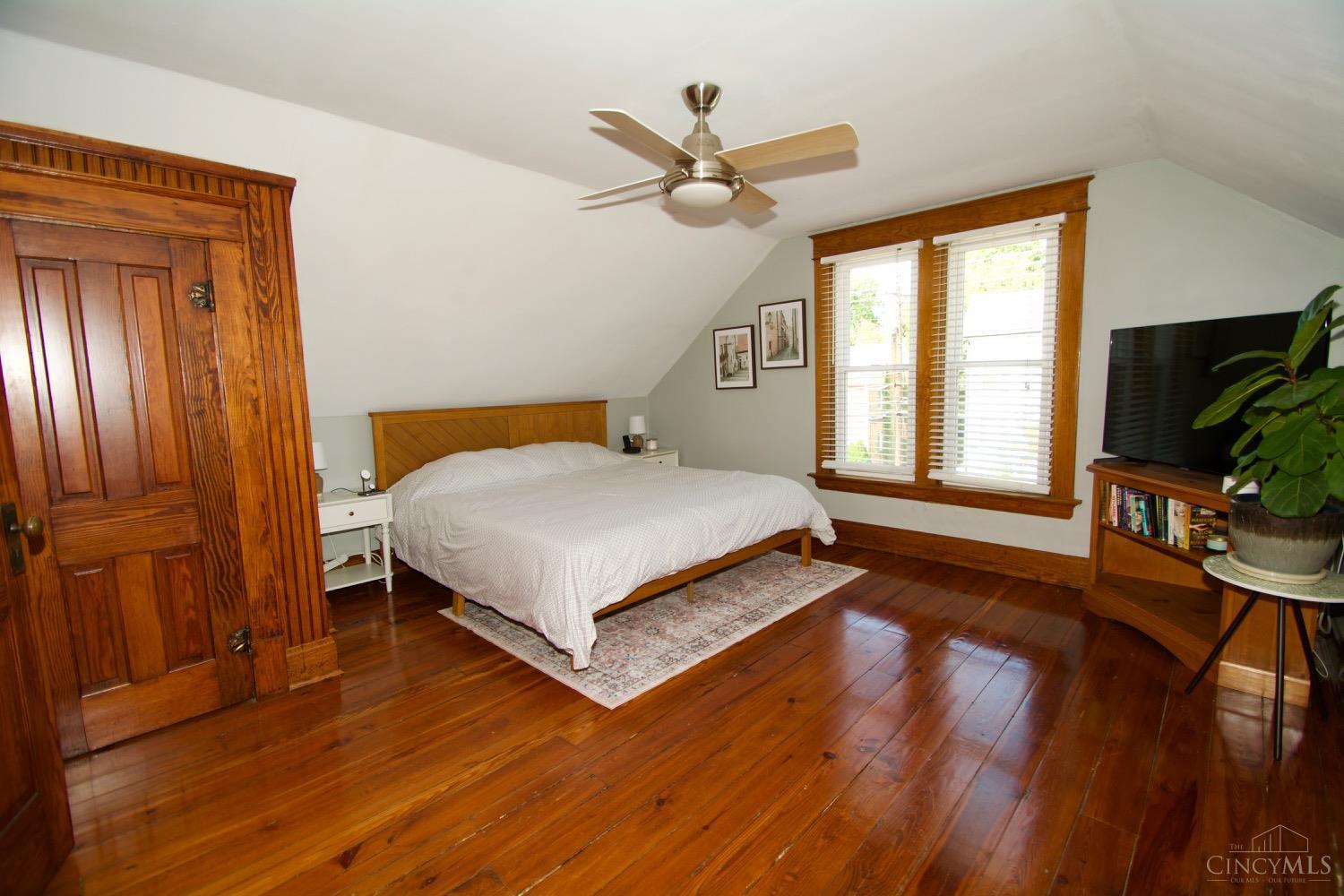 6812 Plainfield Road Cincinnati, OH 45236 - Photo 11 of 29
