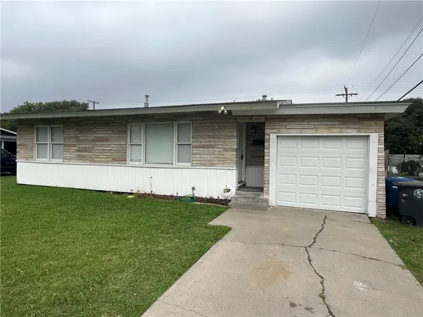 $1,550 | 4801 Lansdown Drive, Corpus Christi, TX 78411