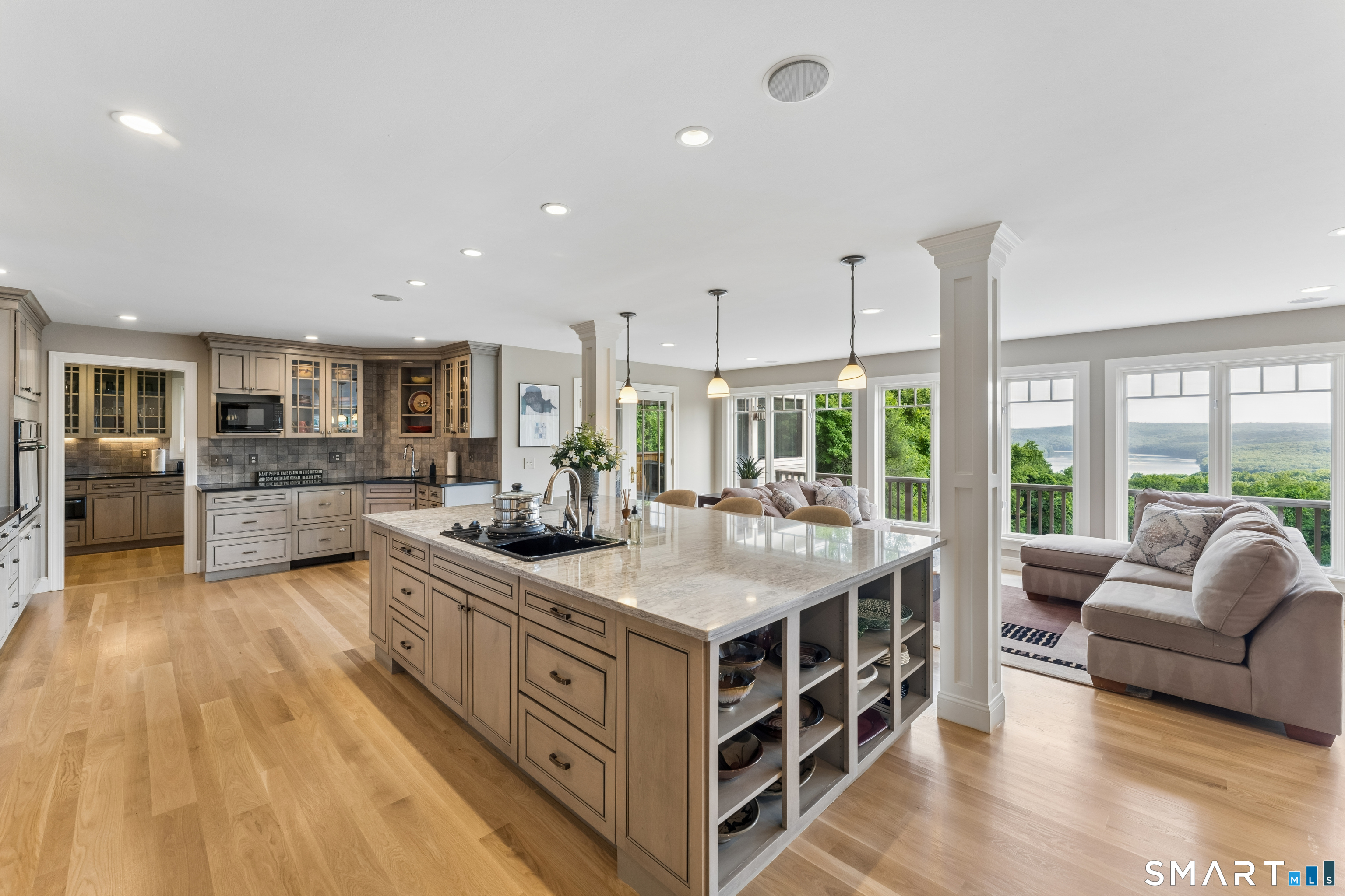 8 Horseshoe Ridge Road Newtown, CT 06482 - Photo 5 of 40