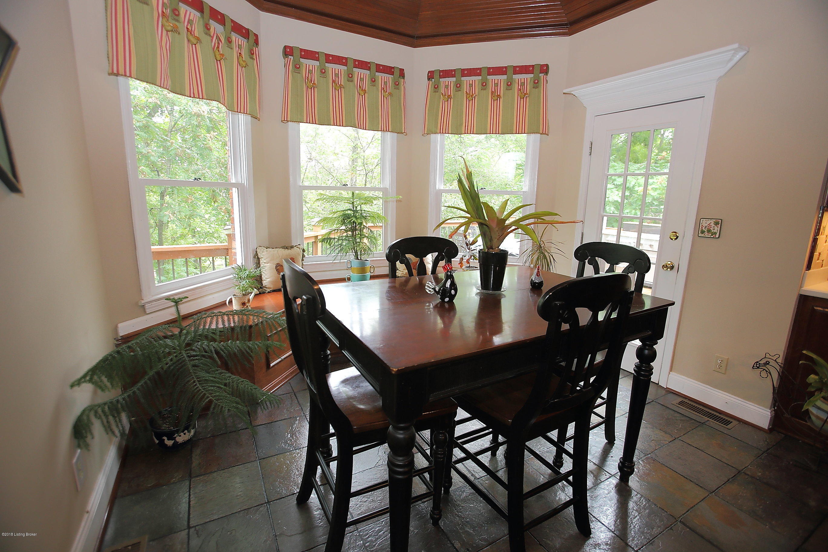 11802 Lakestone Way Prospect, KY 40059 - Photo 15 of 74 Light and bright eating area nook.