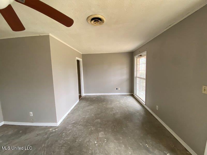 319 Magnolia Drive Raleigh, MS 39153 - Photo 3 of 15 IMG_5865