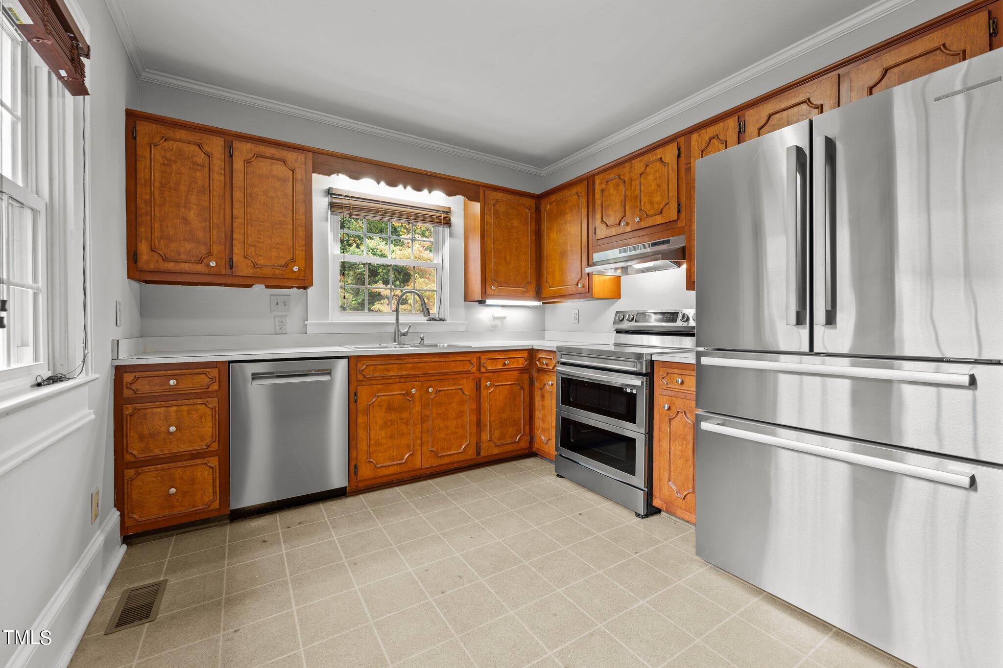 230 Rolling Road Burlington, NC 27217 - Photo 9 of 48 25-web-or-mls-_1077416