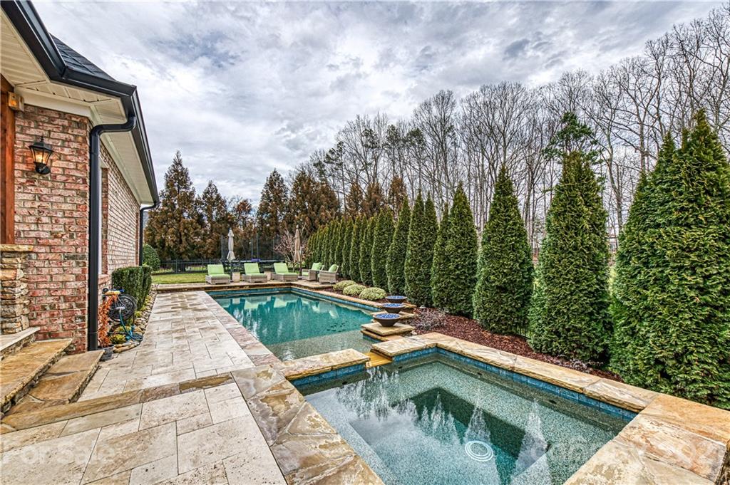 6640 Fox Ridge Circle Davidson, NC 28036 - Photo 2 of 40