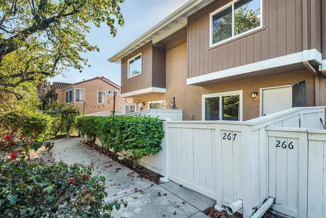 $599,000 | 4228 Vista Panorama Way, Unit 267, Oceanside, CA 92057