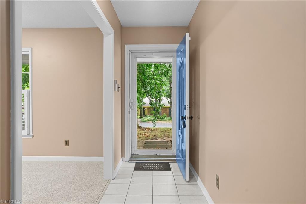 1405 Pepper Hill Road Greensboro, NC 27407 - Photo 14 of 50 Foyer