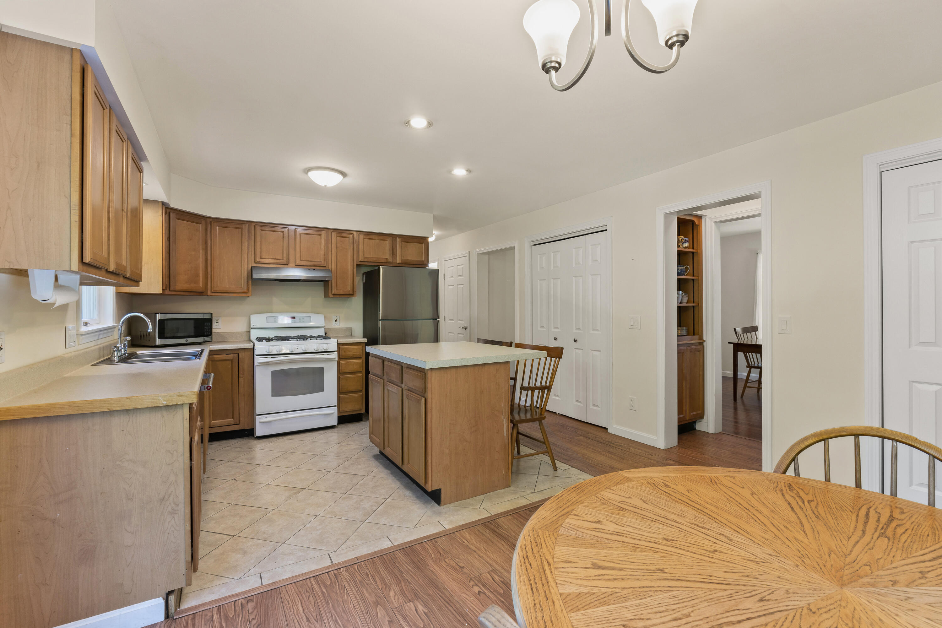 194 Shore Road Edgecomb, ME 04556 - Photo 31 of 81 Kitchen