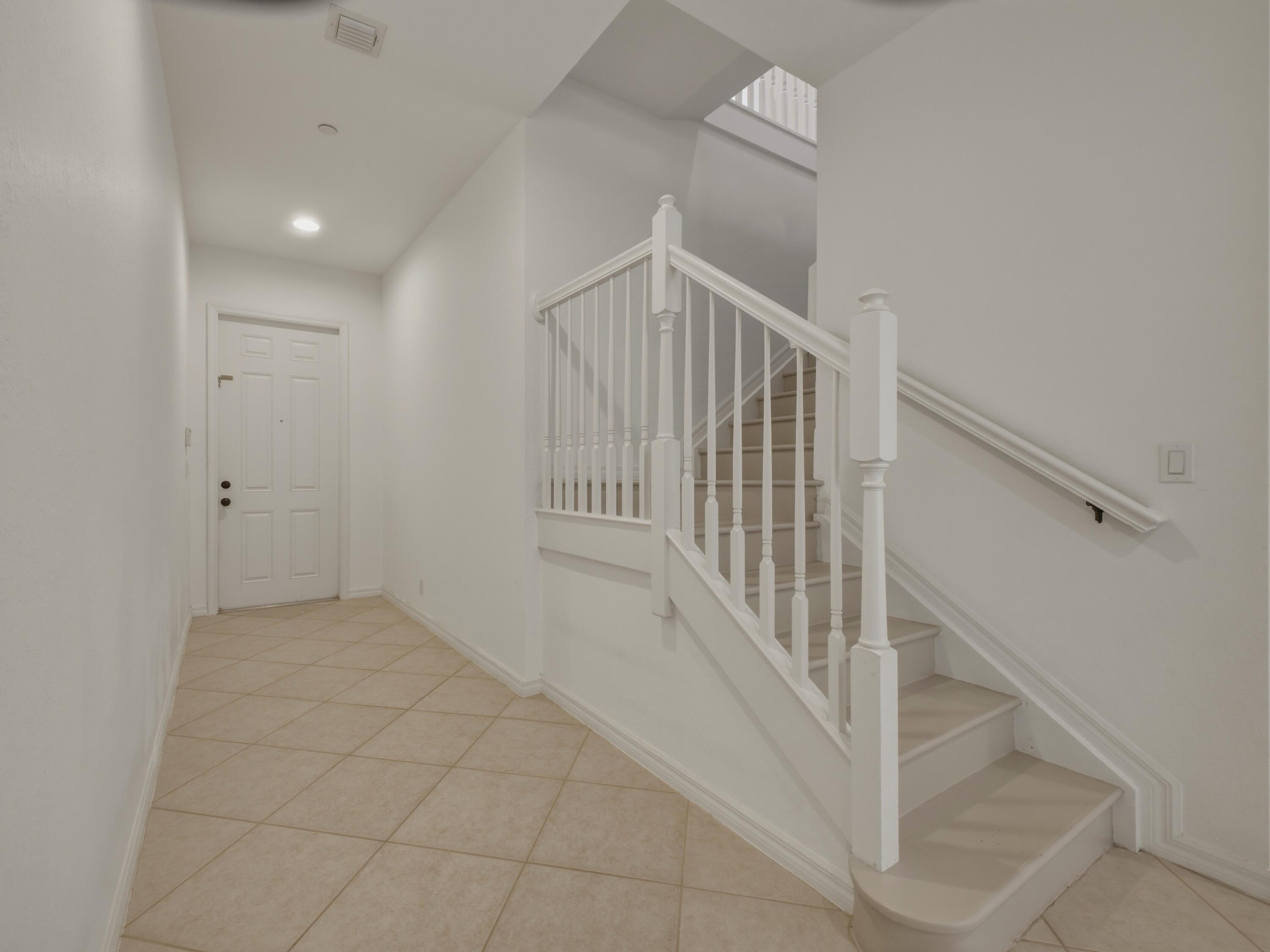 119 Lancaster Road Boynton Beach, FL 33426 - Photo 3 of 57 Foyer