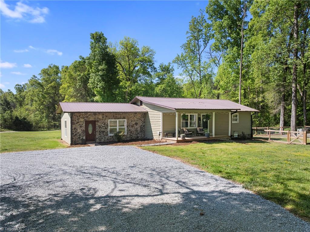 980 West Slate Mine Road New London, NC 28127 - Photo 1 of 29 Front of home