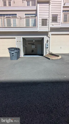 a view of entryway and hall