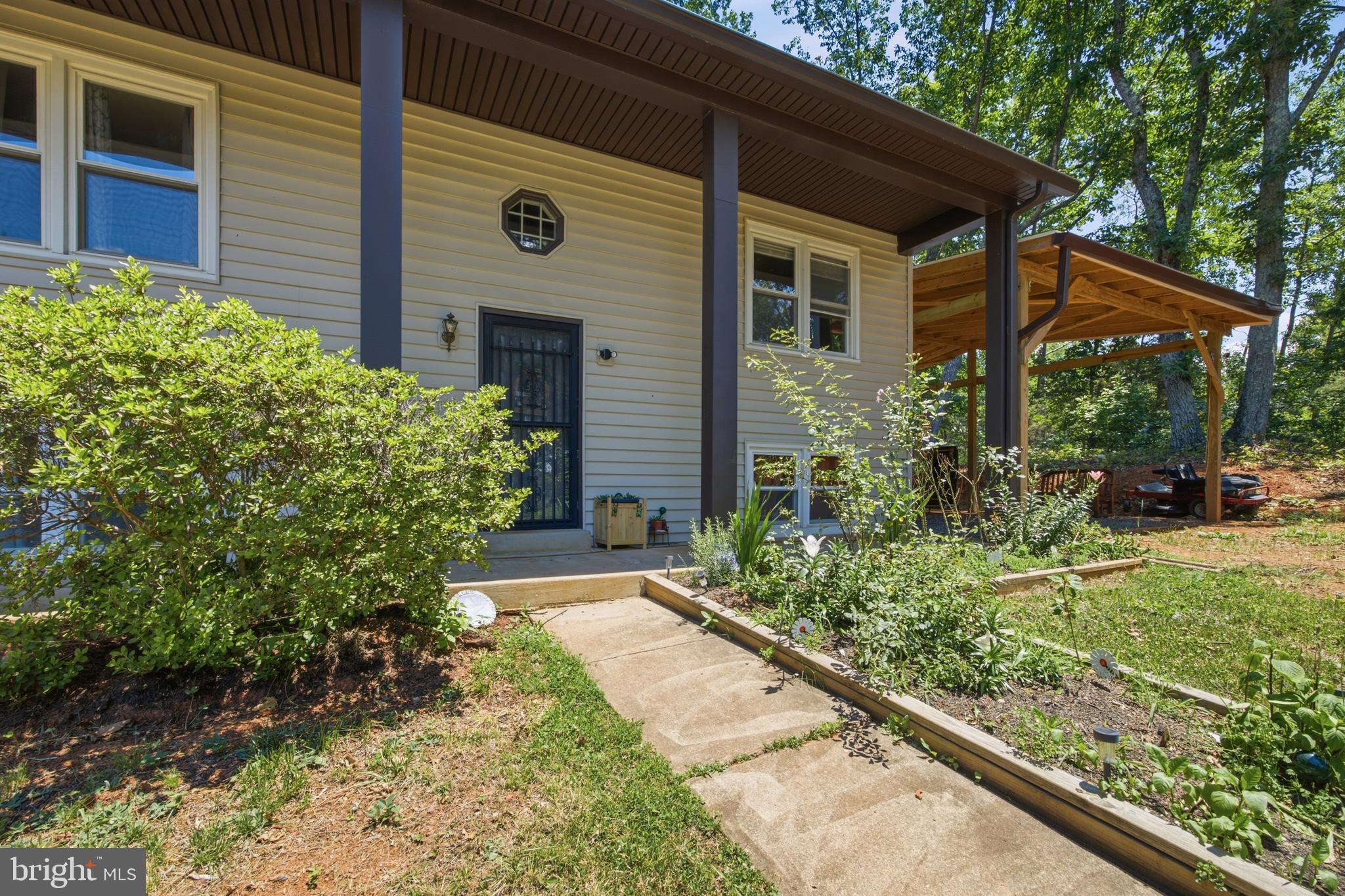 2080 Mountain View Road Stafford, VA 22556 - Photo 2 of 43