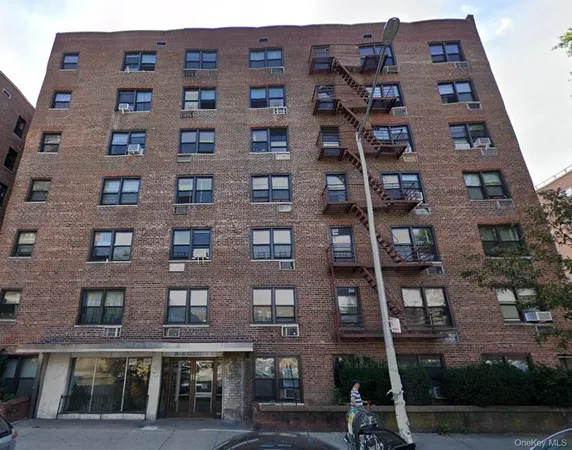 $385,000 | 143-30 Roosevelt Avenue, Unit 4J | Downtown Flushing