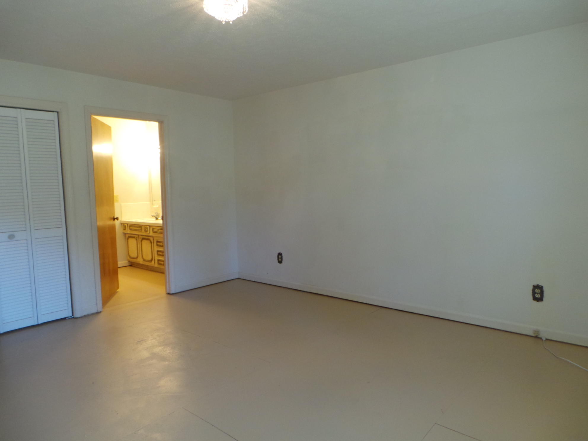 303 Hidden Valley Road Kingsport, TN 37663 - Photo 29 of 100 20200221_140107