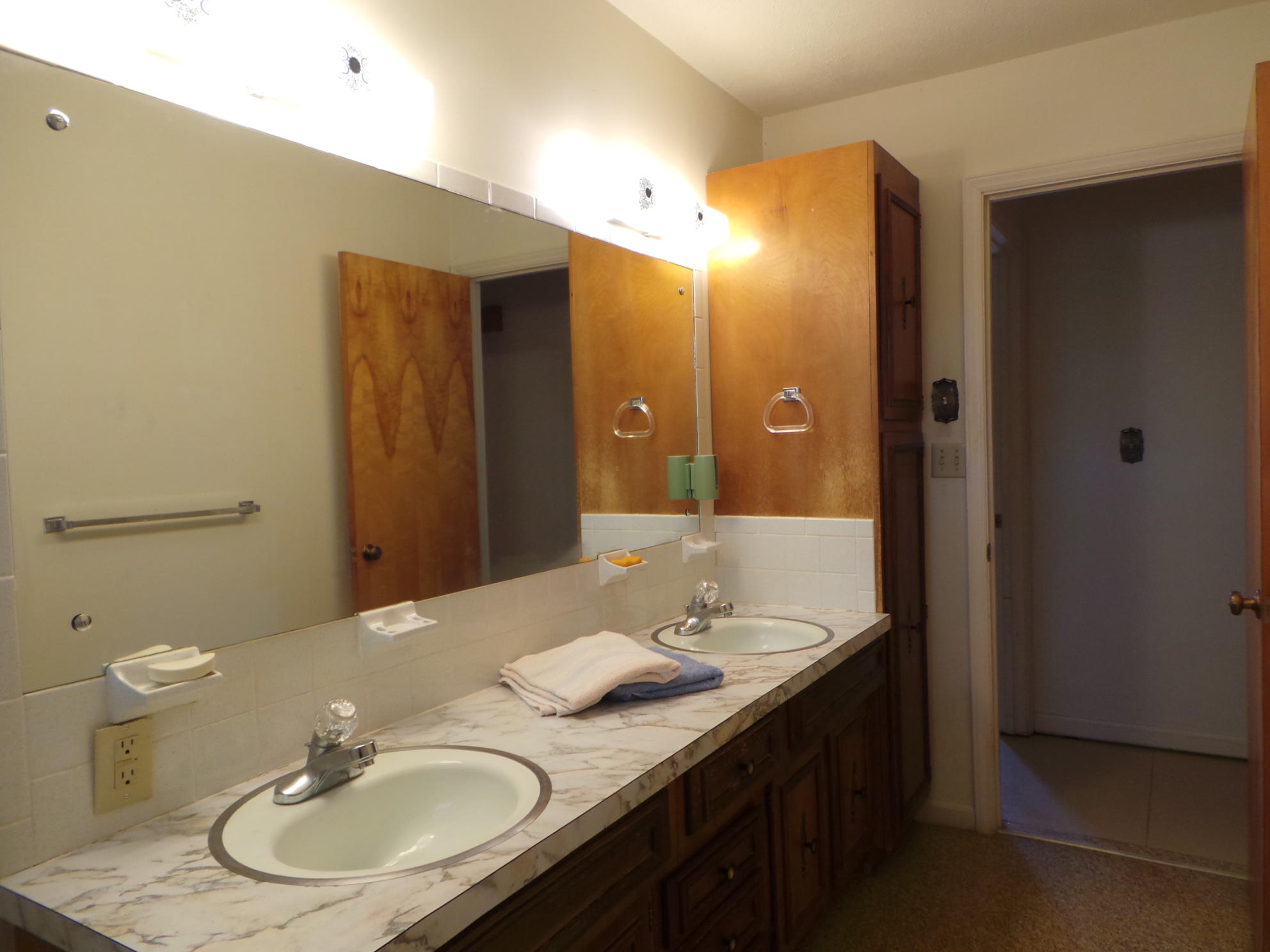 303 Hidden Valley Road Kingsport, TN 37663 - Photo 36 of 100 20200221_140222