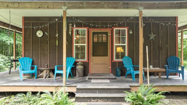 a view of lobby with door