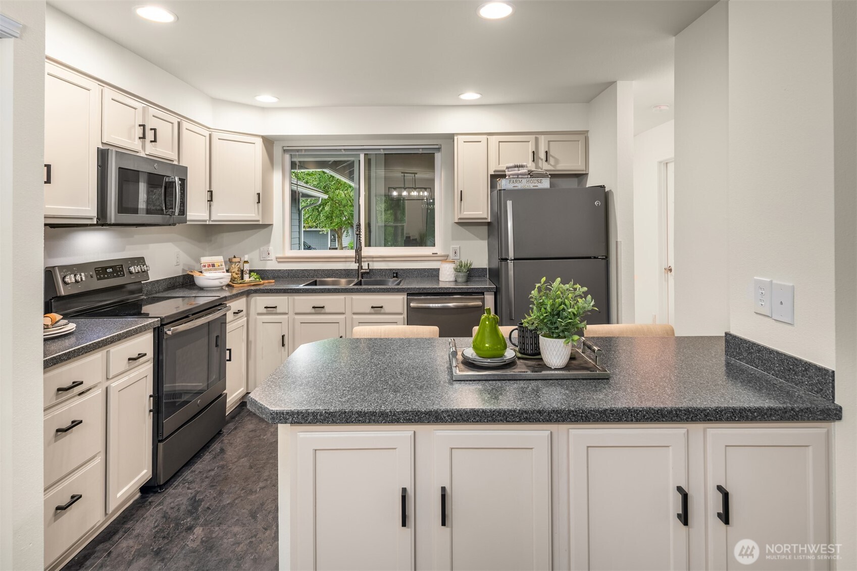 2201 192nd Street Southeast, Unit F2 Bothell, WA 98012 - Photo 9 of 35 Gallery Image 9
