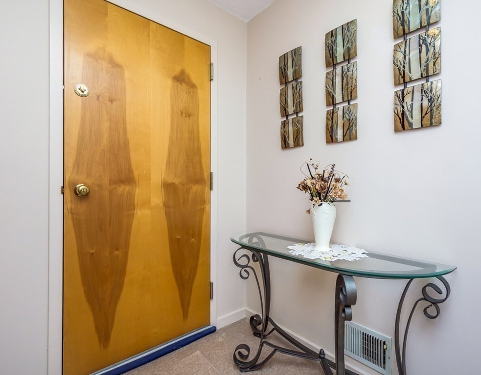 189 Littleton Road, Unit 68 Chelmsford, MA 01824 - Photo 2 of 28 Gallery Image 2