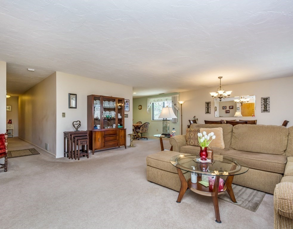 189 Littleton Road, Unit 68 Chelmsford, MA 01824 - Photo 4 of 28 Gallery Image 4