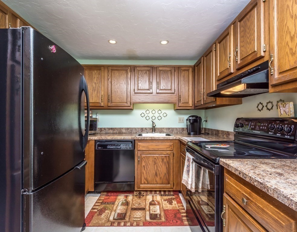 189 Littleton Road, Unit 68 Chelmsford, MA 01824 - Photo 8 of 28 Gallery Image 8