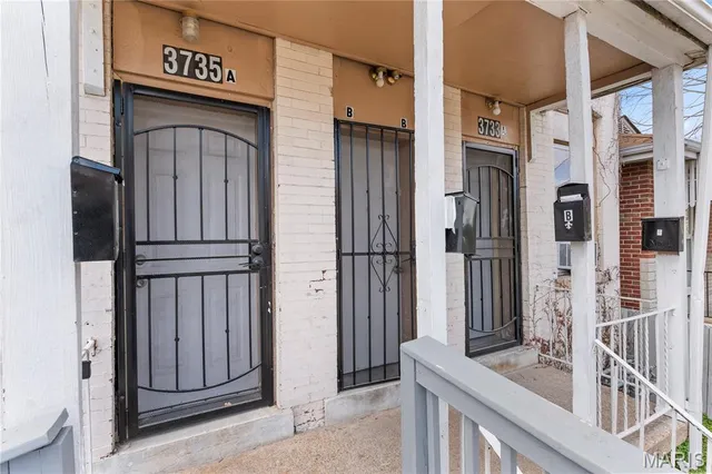 $220,000 | 3733 Oregon Avenue, St. Louis, MO 63118
