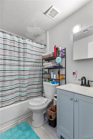 $220,000 | 3733 Oregon Avenue, St. Louis, MO 63118