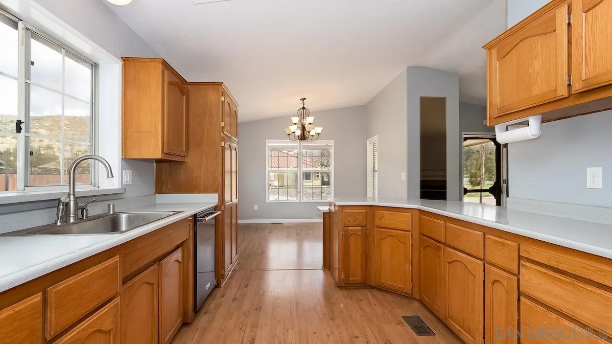 14305 Twin Peaks Road Poway, CA 92064 - Photo 7 of 21 Gallery Image 7