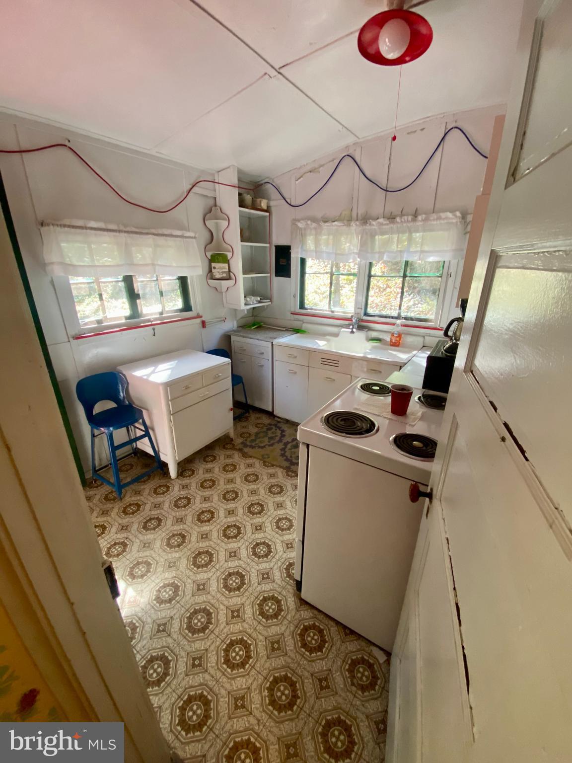 126 Friar Tuck Road Annapolis, MD 21405 - Photo 13 of 49 Gallery Image 13