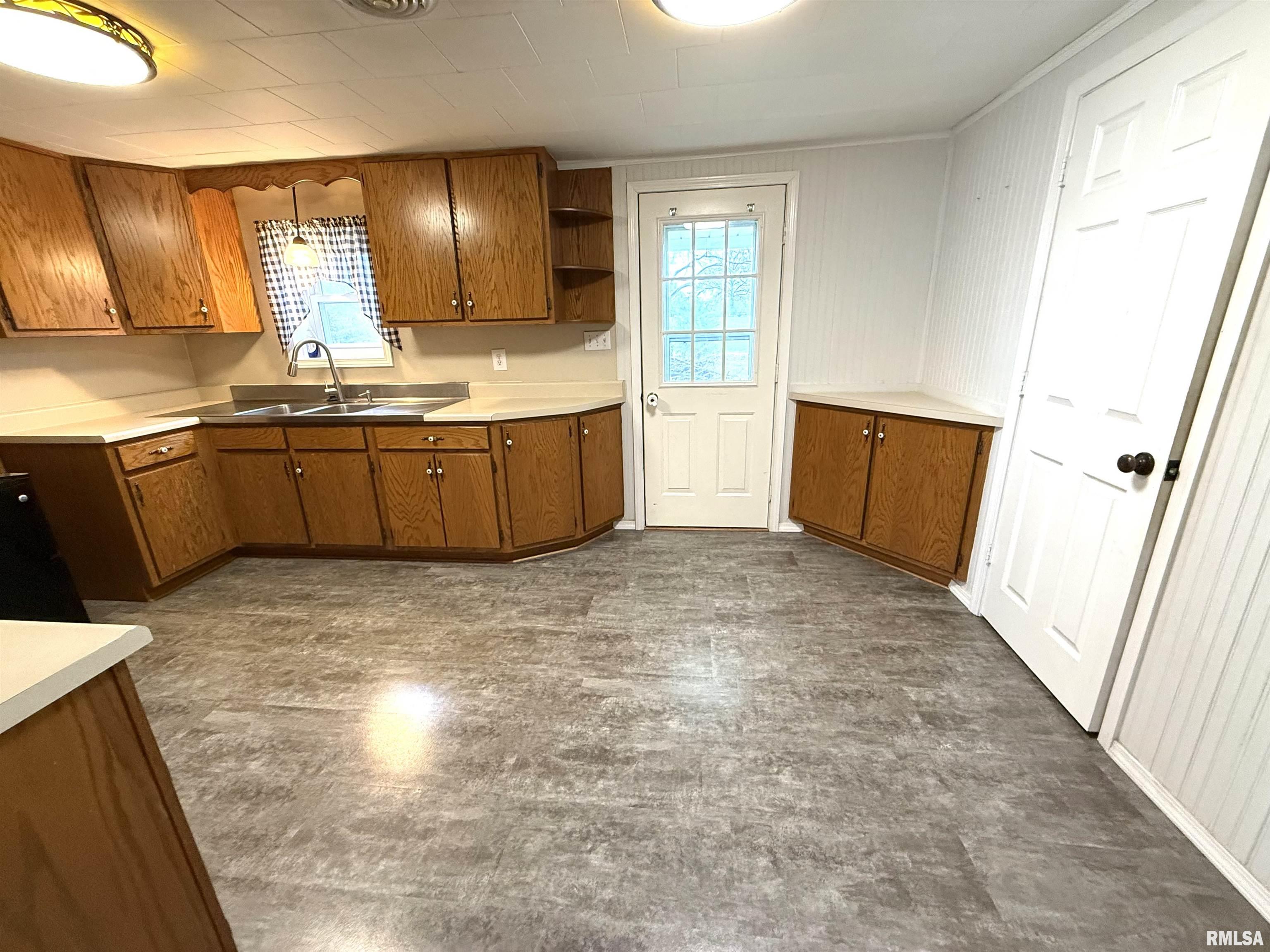 10815 Saraville Road Marion, IL 62959 - Photo 8 of 20 Gallery Image 8