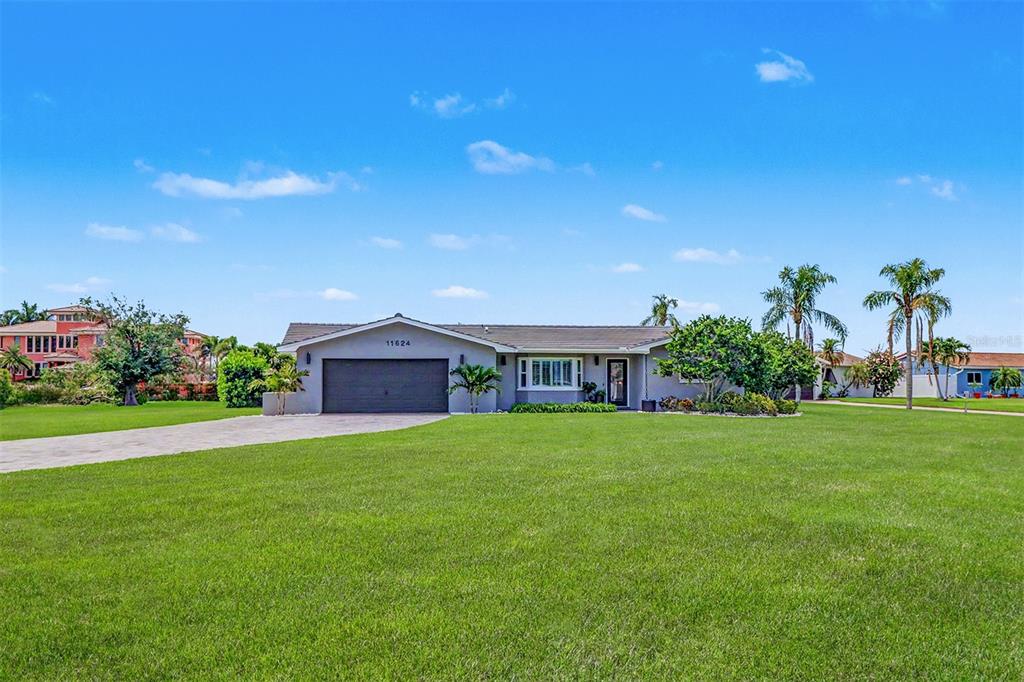 11624 Grove Street Seminole, FL 33772 - Photo 3 of 44