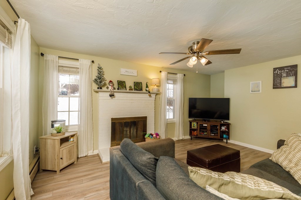 65 Farm Hill Road Leominster, MA 01453 - Photo 7 of 19