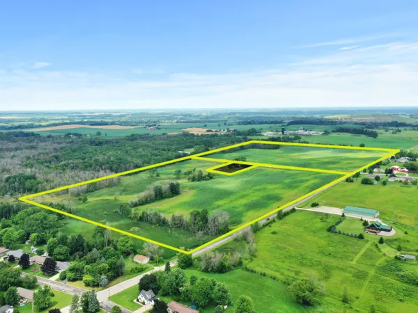$949,000 | 11530 San Road, Franklin, WI 54247