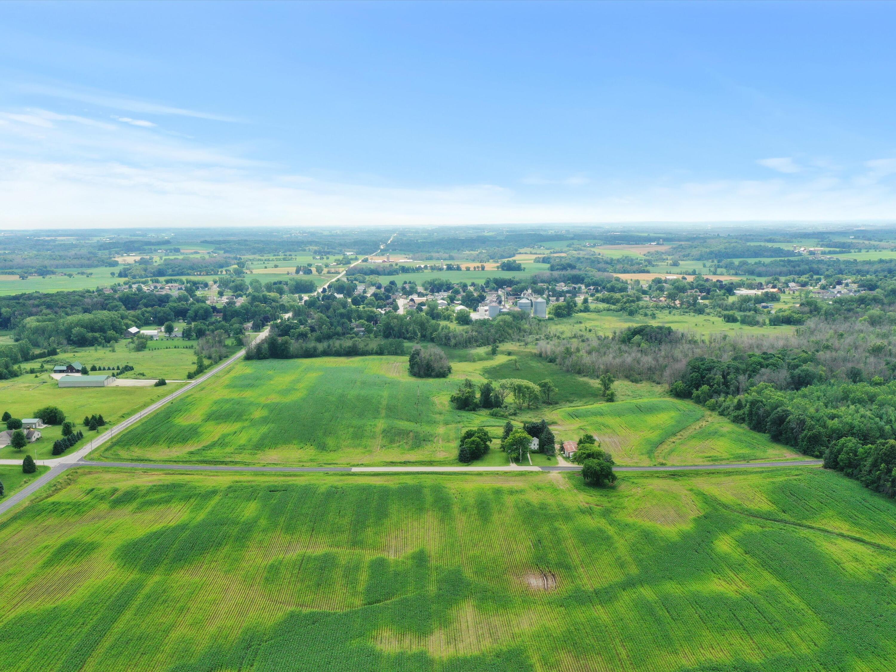 11530 San Road Franklin, WI 54247 - Photo 4 of 38 17-2377920_0855