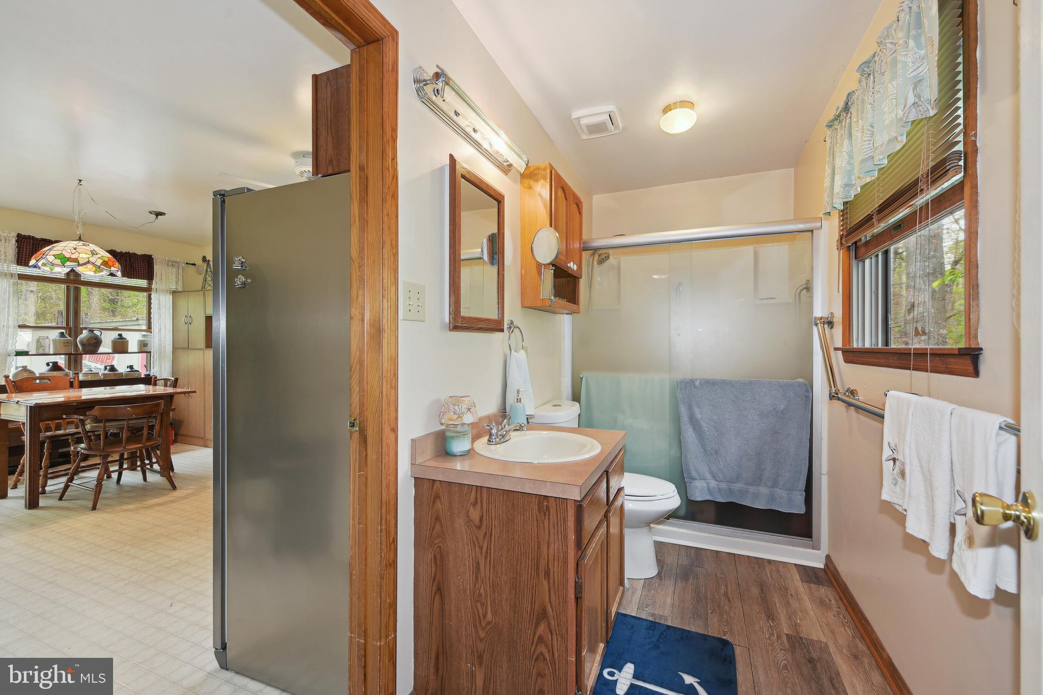 437 Highway 73 Hammonton, NJ 08037 - Photo 26 of 36 In-Law Suite full bath.