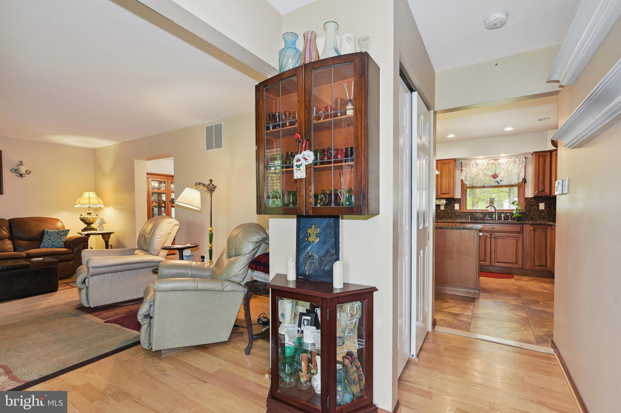 437 Highway 73 Hammonton, NJ 08037 - Photo 6 of 36 Entry hall with family room view.