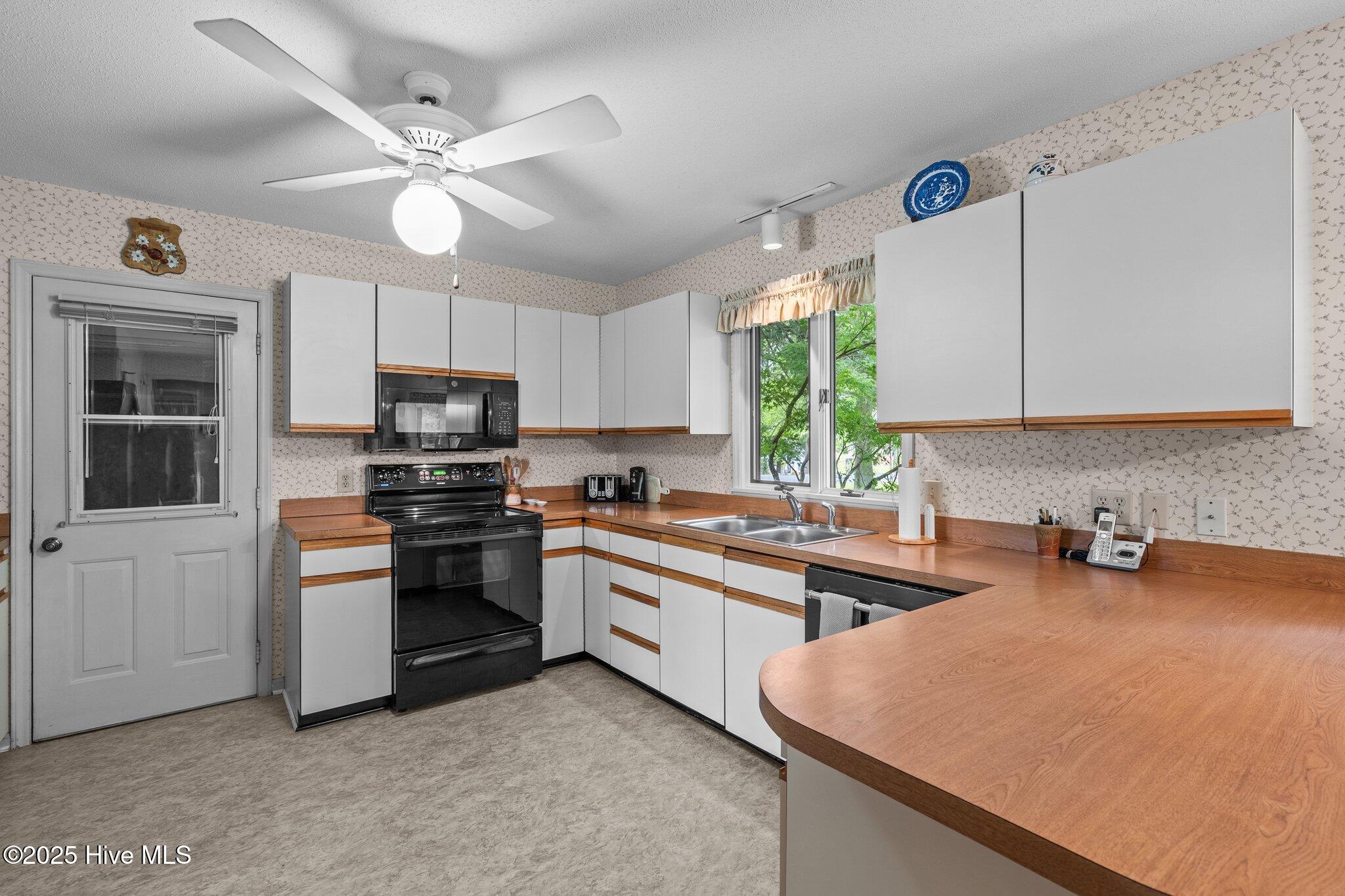 106 Millstone Road West End, NC 27376 - Photo 17 of 50 35-web-or-mls-DSC09951