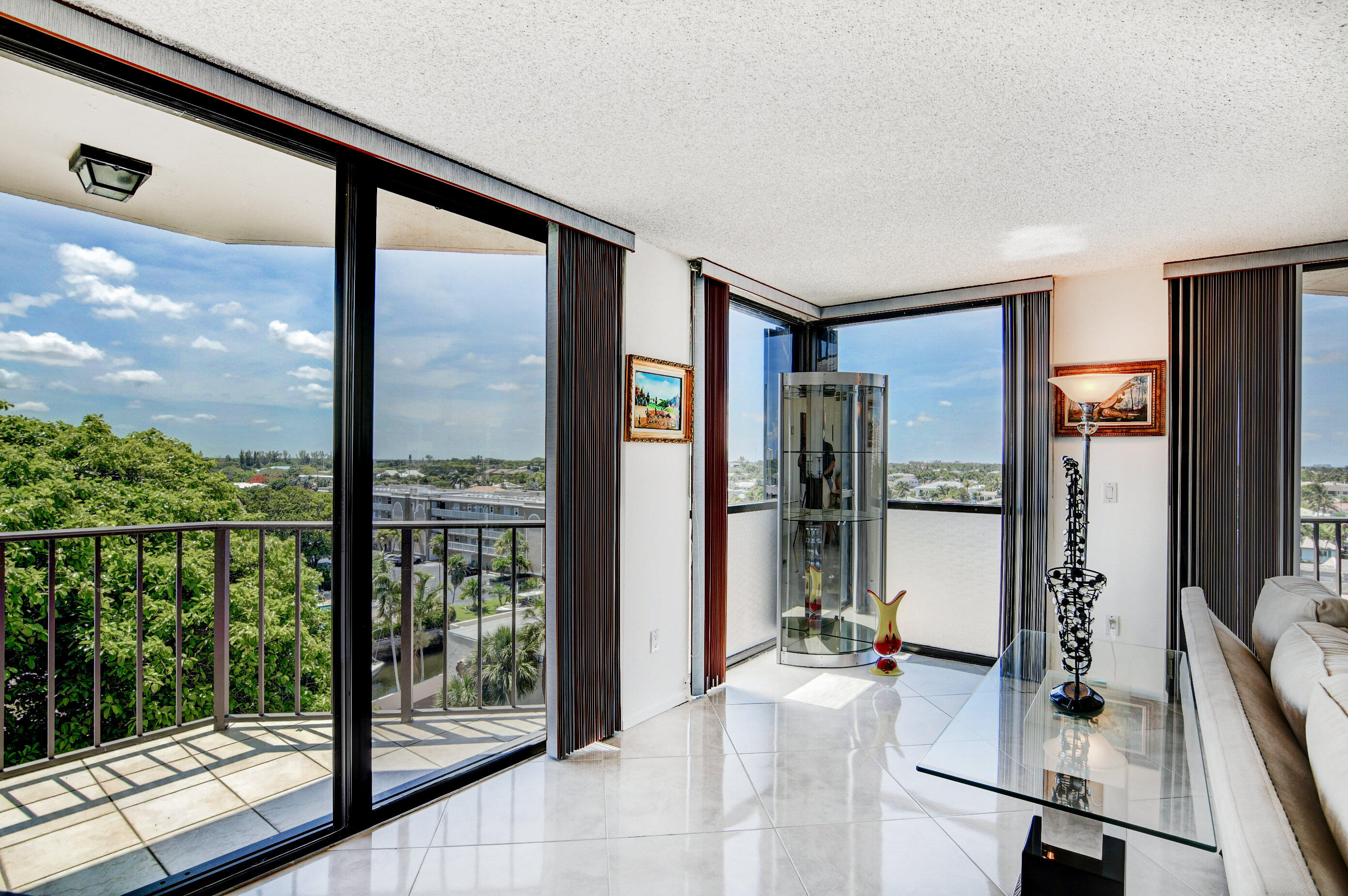 859 Jeffery Street, Unit 702 Boca Raton, FL 33487 - Photo 4 of 40 a very nice looking room with a large window
