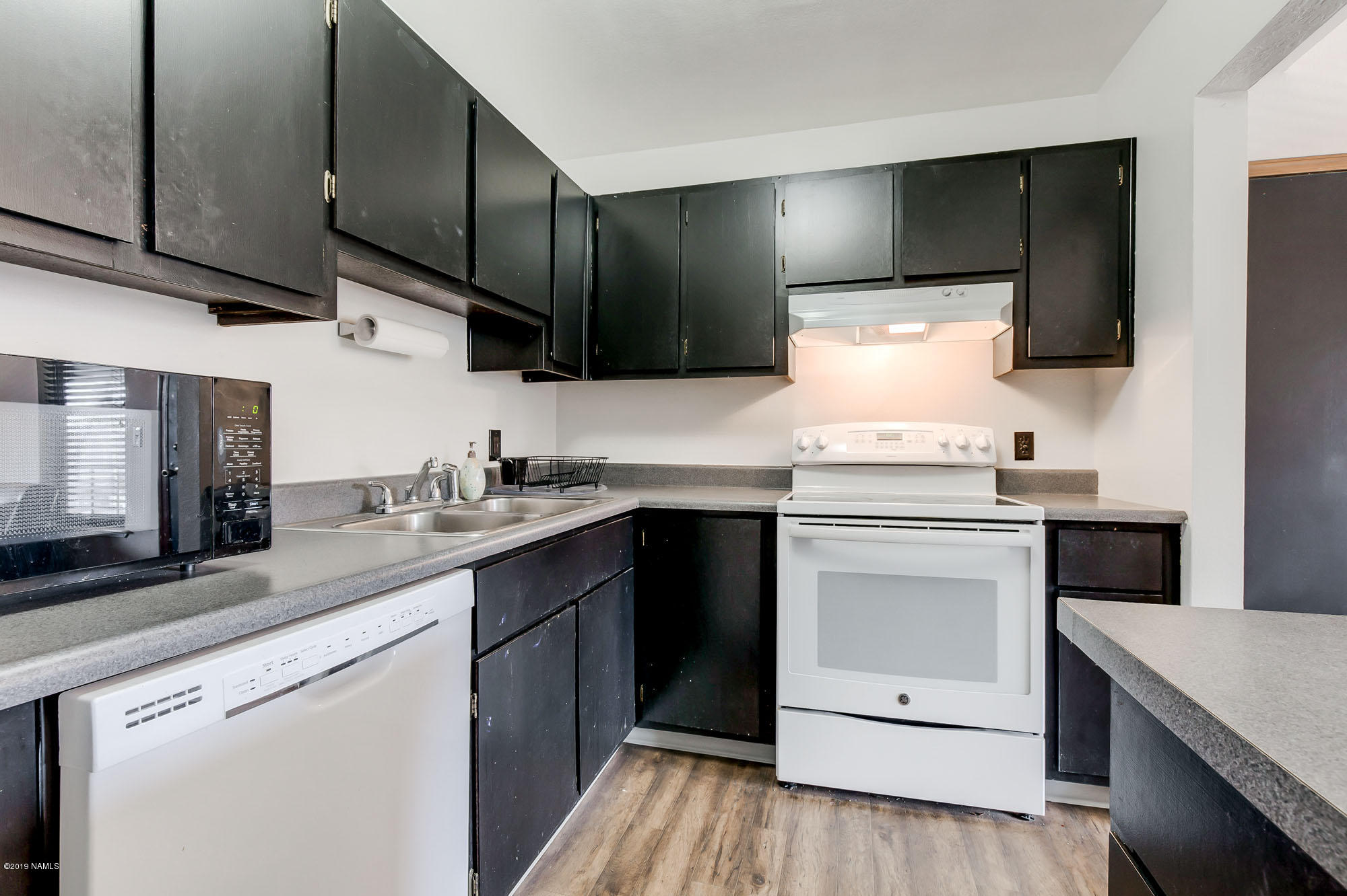 1200 South Riordan Ranch Street, Unit 16126 Flagstaff, AZ 86001 - Photo 5 of 21 Kitchen