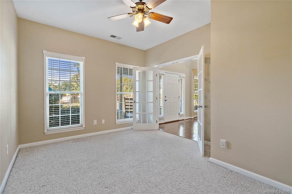 5053 Prosperity Ridge Road Charlotte, NC 28269 - Photo 4 of 24 Gallery Image 4