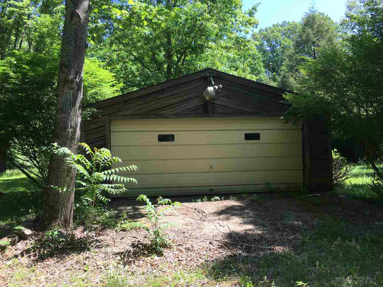 6765 East Lampkins Ridge Road Bloomington, IN 47401 - Photo 2 of 5