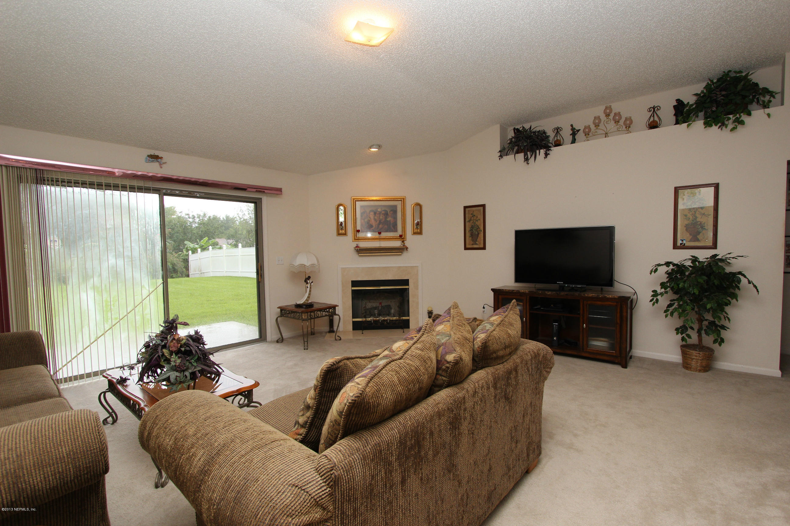 6202 Duclay Road Jacksonville, FL 32244 - Photo 12 of 24 Family Room View 2
