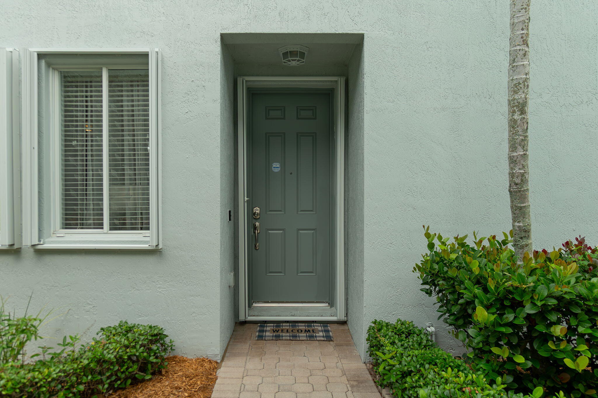 3185 Laurel Ridge Circle Riviera Beach, FL 33404 - Photo 4 of 45 4-web-or-mls-DSC08421-Enhanced-NR