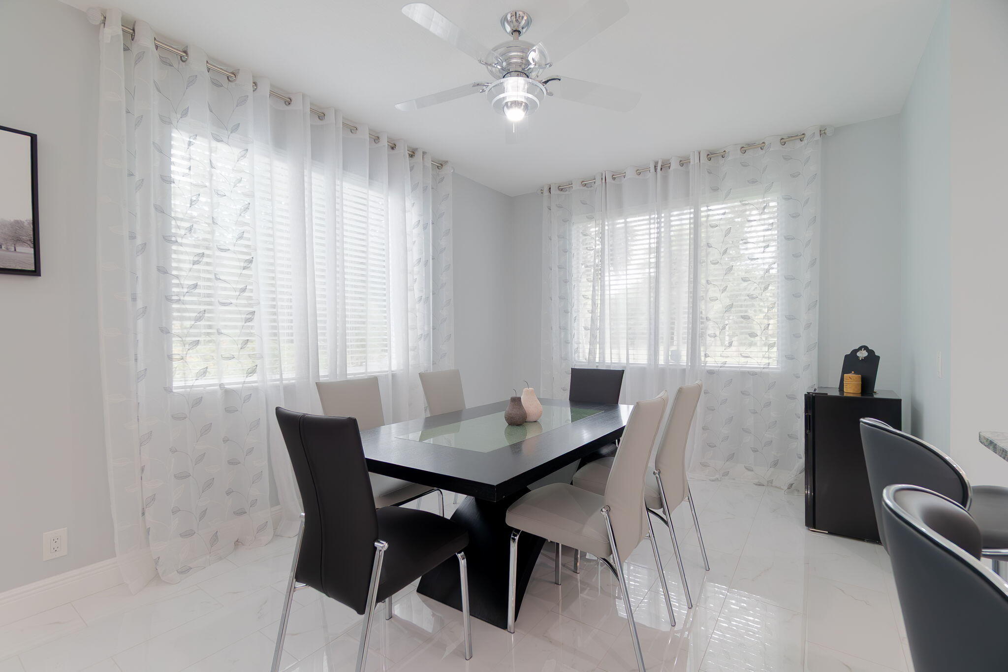 3185 Laurel Ridge Circle Riviera Beach, FL 33404 - Photo 10 of 45 10-web-or-mls-DSC08480-Enhanced-NR