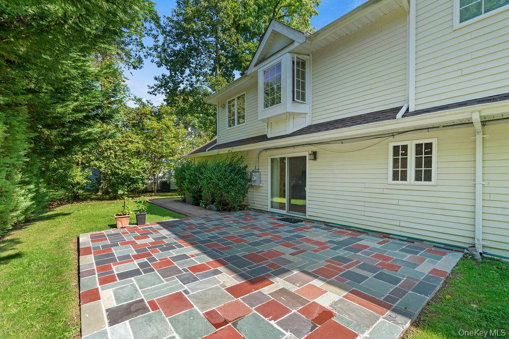 60 Plymouth Road Great Neck, NY 11023 - Photo 12 of 36 View of patio