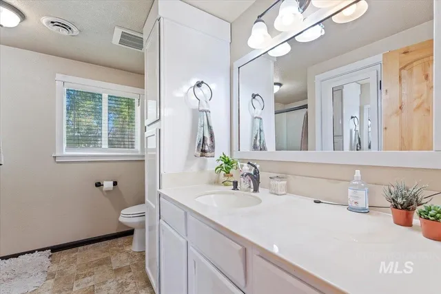 $799,000 | 1960 Fairview Avenue, Fruitland, ID 83619