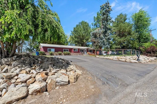 $799,000 | 1960 Fairview Avenue, Fruitland, ID 83619