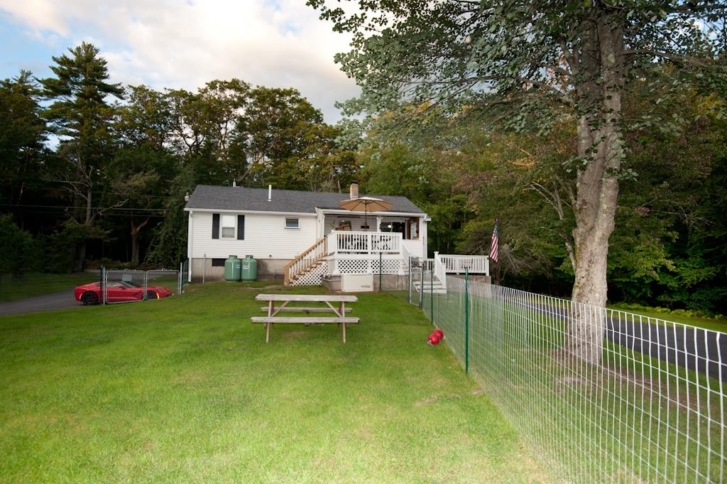 185 Lowell Street Rochester, NH 03867 - Photo 3 of 28