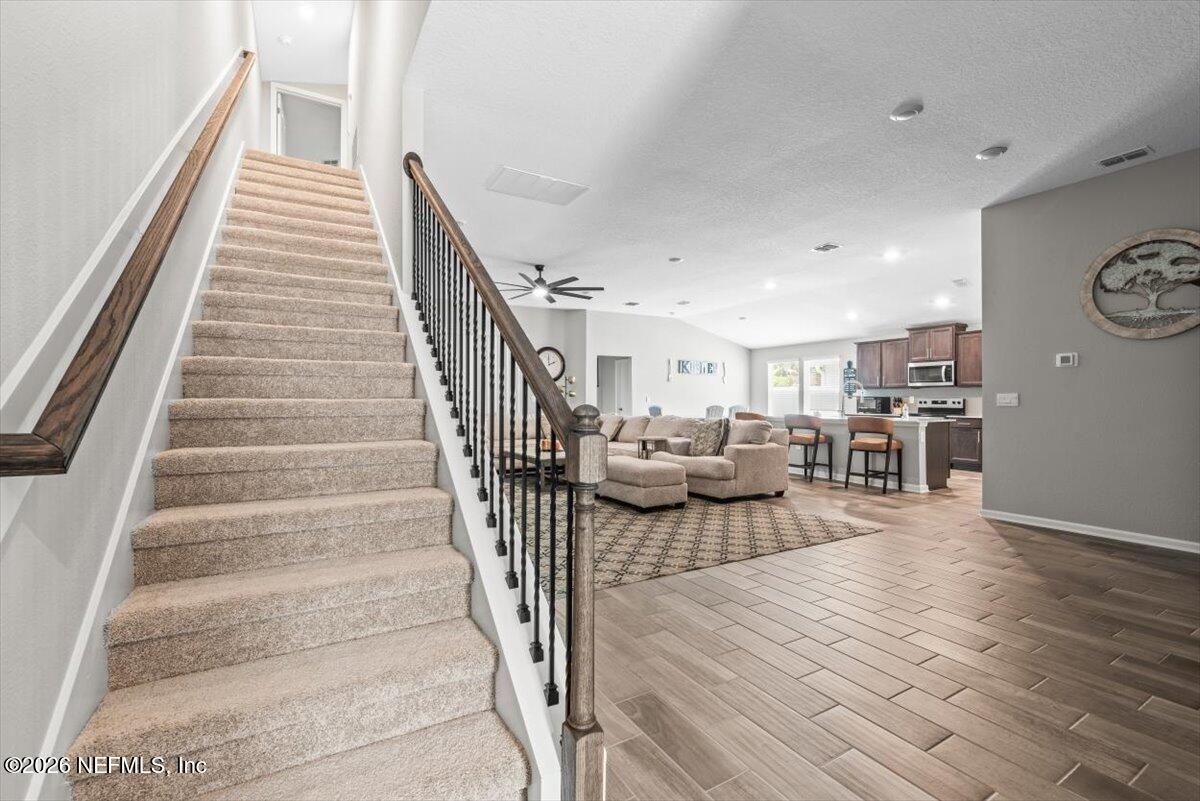 40 Pecan Rdg Court Jacksonville, FL 32218 - Photo 24 of 37 Stairs