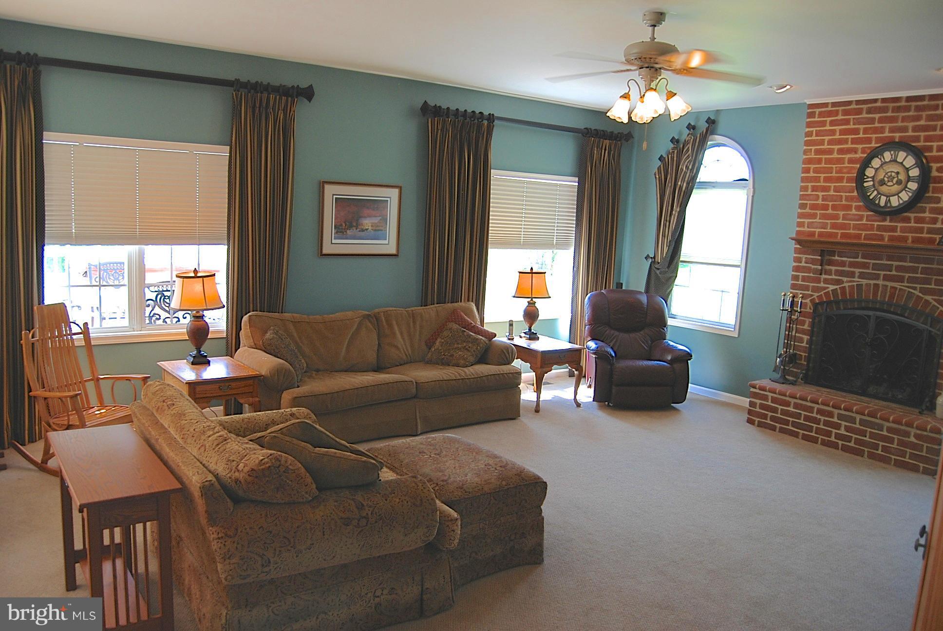 17885 Shaffers Mill Road Mount Airy, MD 21771 - Photo 21 of 27 Family Room